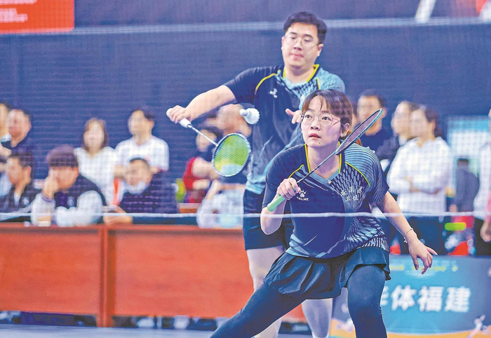 kaiyuntiyu平台-挥拍展风采|羽毛球|泉港|金龙鱼|精英赛|选手_新浪体育_新浪新闻