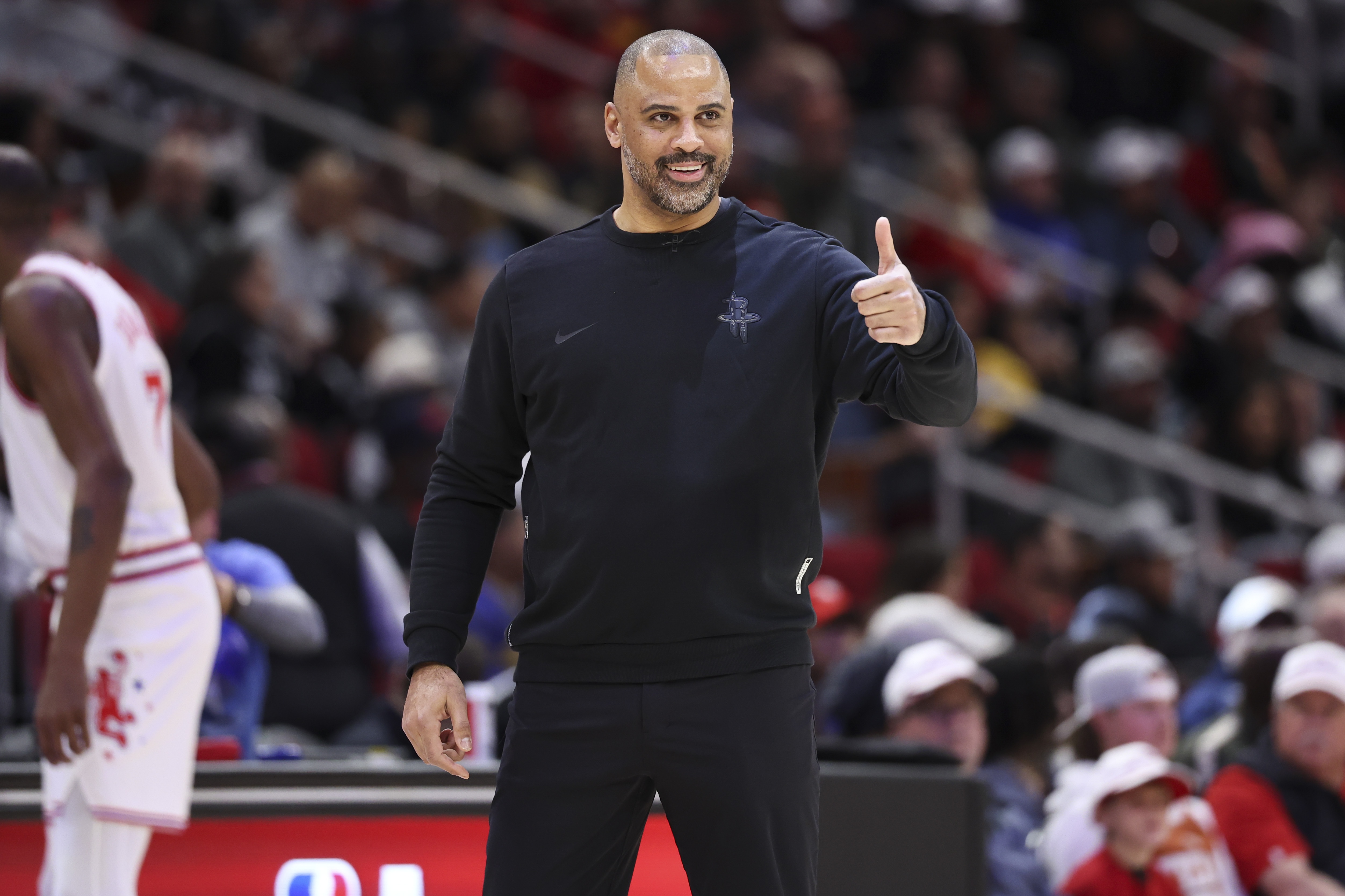 专业体育直播-19个失误人麻了！火箭没控卫&amp;空间拥挤 失误多看似偶然实则必然？